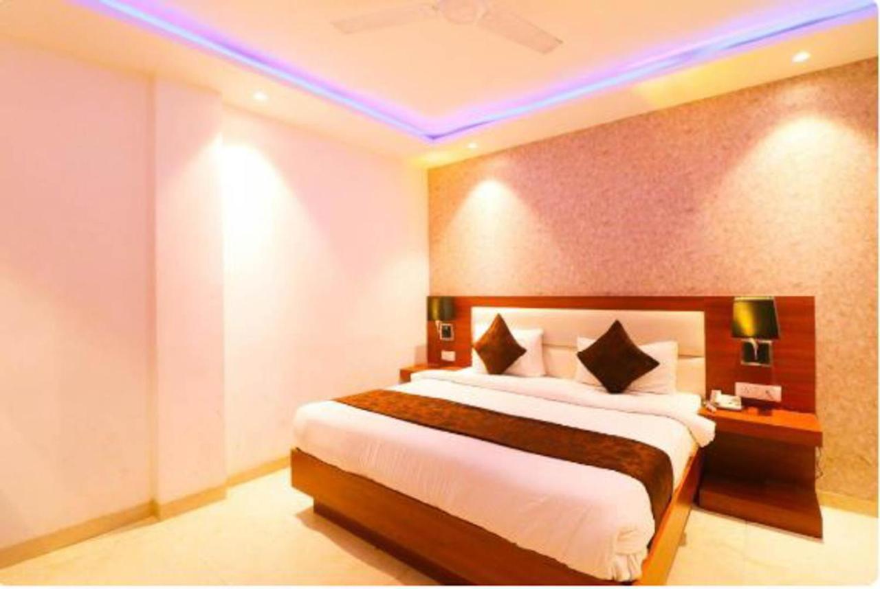 Hotel Royal Sky Luxury Near Delhi Airport New Delhi Buitenkant foto