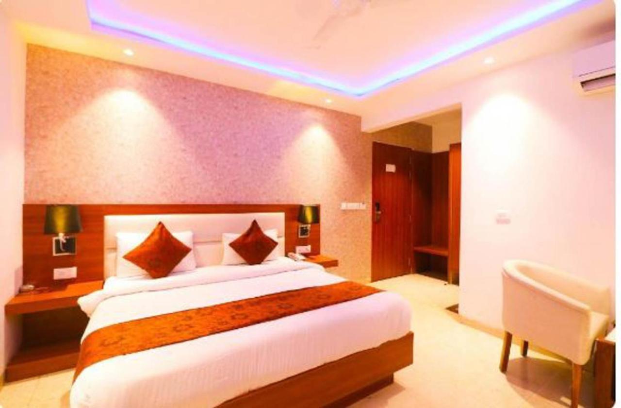 Hotel Royal Sky Luxury Near Delhi Airport New Delhi Buitenkant foto